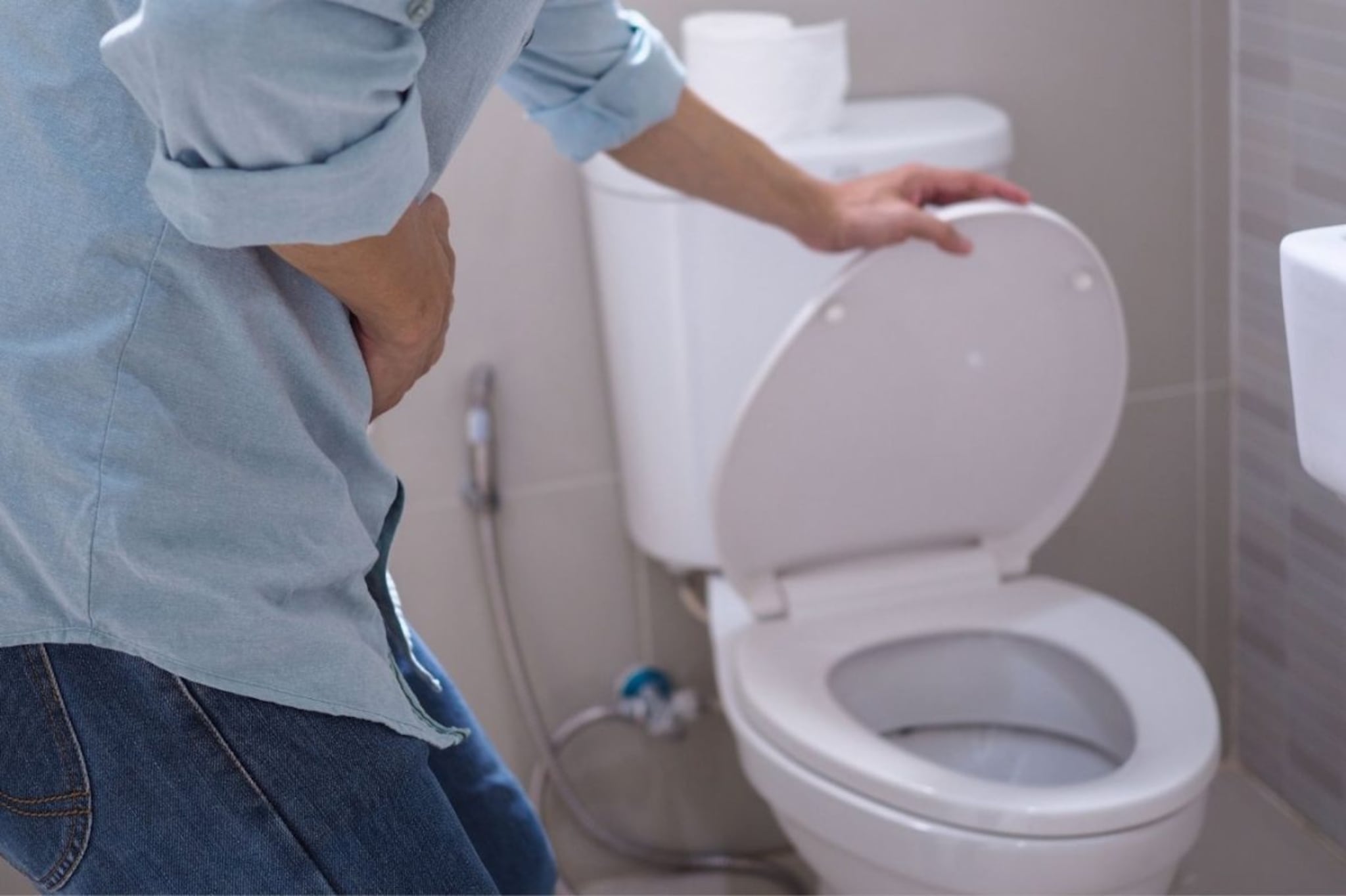 अजब प्रकरण! बाथरूमला गेला इंजिनीअर, बॉसने कर्मचाऱ्याला नोकरीवरूनच काढून टाकलं अजब प्रकरण! बाथरूमला गेला इंजिनीअर, बॉसने कर्मचाऱ्याला नोकरीवरूनच काढून टाकलं