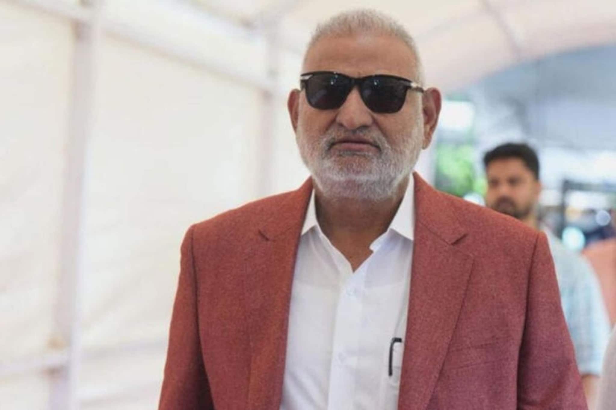 उच्च न्यायालयाच्या आदेशाची प्रत हाती येताच सर्वोच्च न्यायालयात धाव