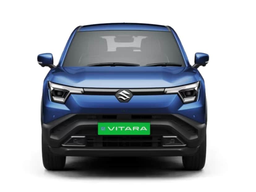 किंमत किती असेल? Maruti Suzuki E Vitara आता ३ डिसेंबरला लाँच होणार आहे. पण  या एसयूव्हीची किंमत ही १६ लाख ते २२ लाख (एक्स-शोरूम) दरम्यान असण्याची शक्यता आहे. Maruti Suzuki E Vitara मार्केटमध्ये आता टाटा कर्व्ह EV, महिंद्रा BE6, MG ZS EV आणि Hyundai Creta Electric ला टक्कर देईल, 
