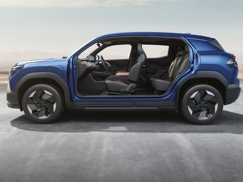 Maruti Suzuki E Vitara च्या सुरक्षिततेबद्दल विचार केला तर,  मारुती ई विटारामध्ये ७ एअरबॅग्ज, इलेक्ट्रॉनिक स्टेबिलिटी कंट्रोल (ESC), टायर प्रेशर मॉनिटरिंग सिस्टम (TPMS), फ्रंट आणि रियर पार्किंग सेन्सर्स, ऑटो होल्डसह इलेक्ट्रॉनिक पार्किंग ब्रेक आणि ३६०-डिग्री कॅमेरा दिला आहे. तसंच, युरो NCAP क्रॅश टेस्टमध्ये E विटाराला ४-स्टार सेफ्टी रेटिंग सुद्धा मिळाले होते. 