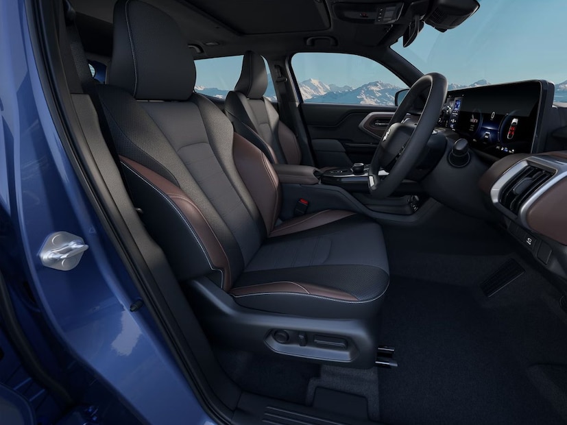 Maruti Suzuki E Vitara मध्ये ड्युअल-स्क्रीन सेटअप असेल, ज्यामध्ये 10.25-इंच टचस्क्रीन इन्फोटेनमेंट सिस्टम आणि 10.1-इंच डिजिटल ड्रायव्हर डिस्प्ले असणार आहे. यामध्ये वायरलेस अँड्रॉइड ऑटो आणि अॅपल कारप्लेसह इन्फिनिटी साउंड सिस्टम देखील असेल.