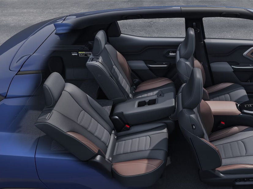 Maruti Suzuki E Vitara मध्ये  इलेक्ट्रॉनिक पार्किंग ब्रेक, फ्रंट आणि रियर पार्किंग सेन्सर्स, ३६०-डिग्री कॅमेरा आणि हिल होल्ड असिस्ट सारखे फिचर्स दिले आहेत