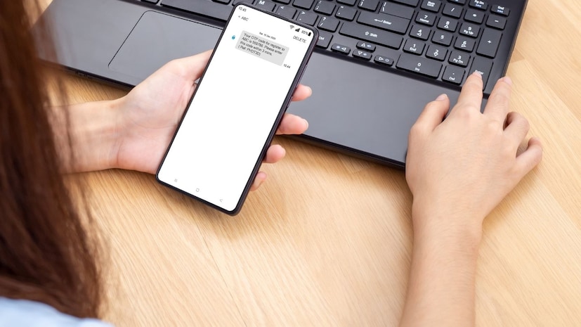 जेव्हा आपण एखादा मजकूर, नंबर किंवा ओटी कॉपी करतो, तेव्हा तो मोबाईलच्या क्लिपबोर्डमध्ये जातो. Clipboard ही तात्पुरती मेमरी असते जिथे शेवटचा कॉपी केलेला मजकूर काही वेळासाठी साठवला जातो.