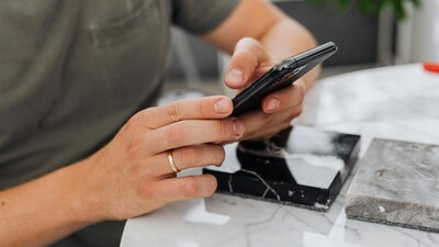 Stop Shaking Your Phone! It Doesn't Fix Anything & Can Cause Damage