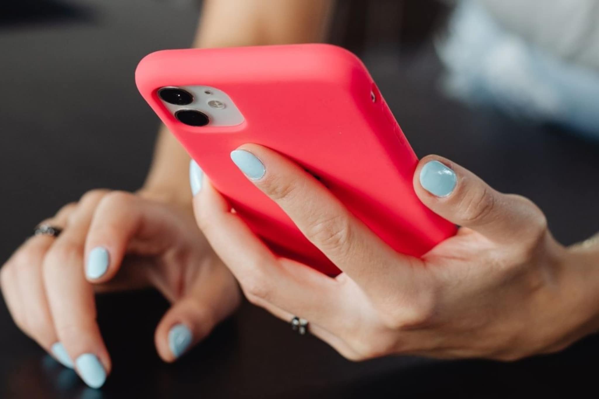 Mobile Interesting Facts : मोबाईल कव्हरमुळे फोनचा सिग्नल कमी होतो का?