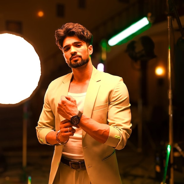 रेहाना आणि जीशान यांचा इन्स्टाग्रामवर लिपलॉक करतानाचा व्हिडीओ व्हायरल झाला होता. 2021 ते 2023 या काळात ते रिलेशनमध्ये होते. त्यानंतर त्यांचा ब्रेकअप झाला. त्यानंतर 2024मध्ये त्यांचं पॅचअप झाल्याच्या चर्चा होत्या. रेहाना ही जीशानपेक्षा 10 वर्षांनी मोठी आहे. 