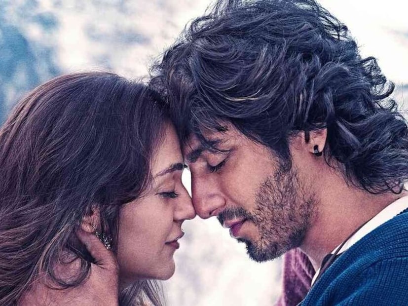  'सैयारा' हा चित्रपट रिलीज होताच या चित्रपटाने बॉक्स ऑफिसवर दणदणीत कमाई केली. अनेक रेकॉर्ड्स आपल्या नावे केले. आता 2025 मध्ये भारतात गूगलवर सर्वाधिक सर्च करणारा चित्रपट 'सैयारा' ठरला आहे. त्यामुळे आणखी एक रेकॉर्ड 'सैयारा'ने आपल्या नावे केला आहे.