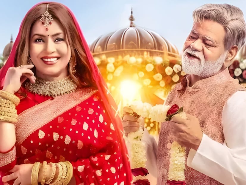  दुर्लभ प्रसाद की दुसरी शादी (Durlabh Prasad Ki Dusri Shadi) : संजय मिश्रा आणि महिमा चौधरी यांचा 'दुर्लभ प्रसाद की दुसरी शादी' हा चित्रपट सध्या चांगलाच चर्चेत आहे. गेल्या काही दिवसांपासून या चित्रपटाची चांगलीच क्रेझ आहे. आपल्या वडिलांच्या दुसऱ्या लग्नाची प्रतीक्षा करणाऱ्या एका मुलाची गोष्ट या चित्रपटात दाखवण्यात आली आहे. पण कथानकात एक जबरदस्त ट्विस्ट आहे. इमोशन आणि ह्यूमर यांचं मिश्रण असणारी ही फिल्म आहे. येत्या 19 डिसेंबरला हा चित्रपट थिएटरमध्ये रिलीज होत आहे.