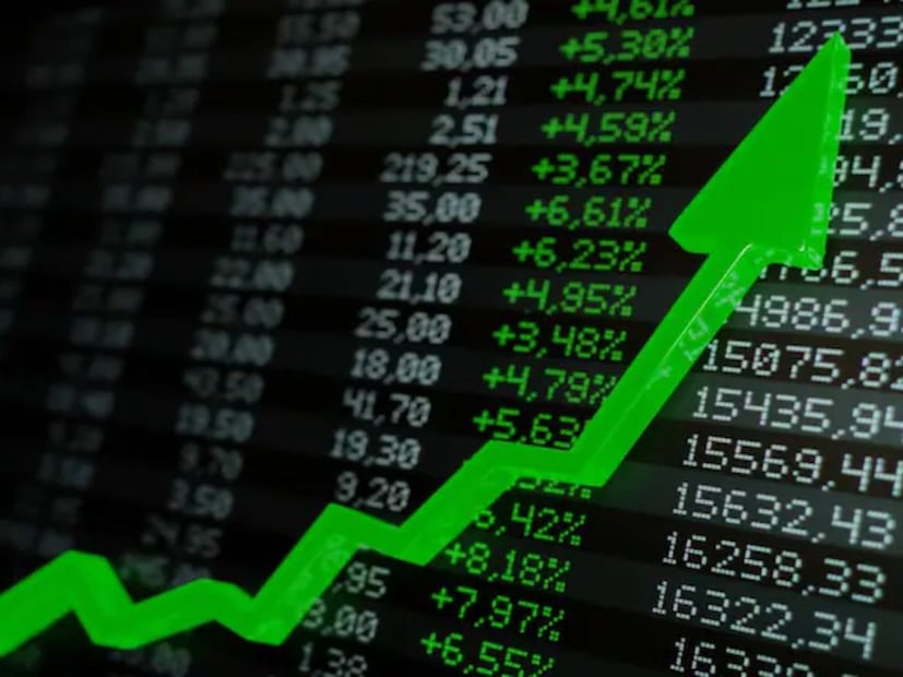 कंपनी अनेक वर्षे दबावाखाली राहिल्यानंतर जोरदार पुनरागमन करत सर्व नुकसान भरून काढत वर आली. विशेष म्हणजे या शेअरने खालच्या स्तरातही गुंतवणूकदारांना आकर्षित करण्याची क्षमता दाखवून दिली. त्यामुळे दीर्घकालीन गुंतवणूकदारांचे पोर्टफोलिओ या शेअरमुळे अक्षरशः झळाळून निघाले आहे.