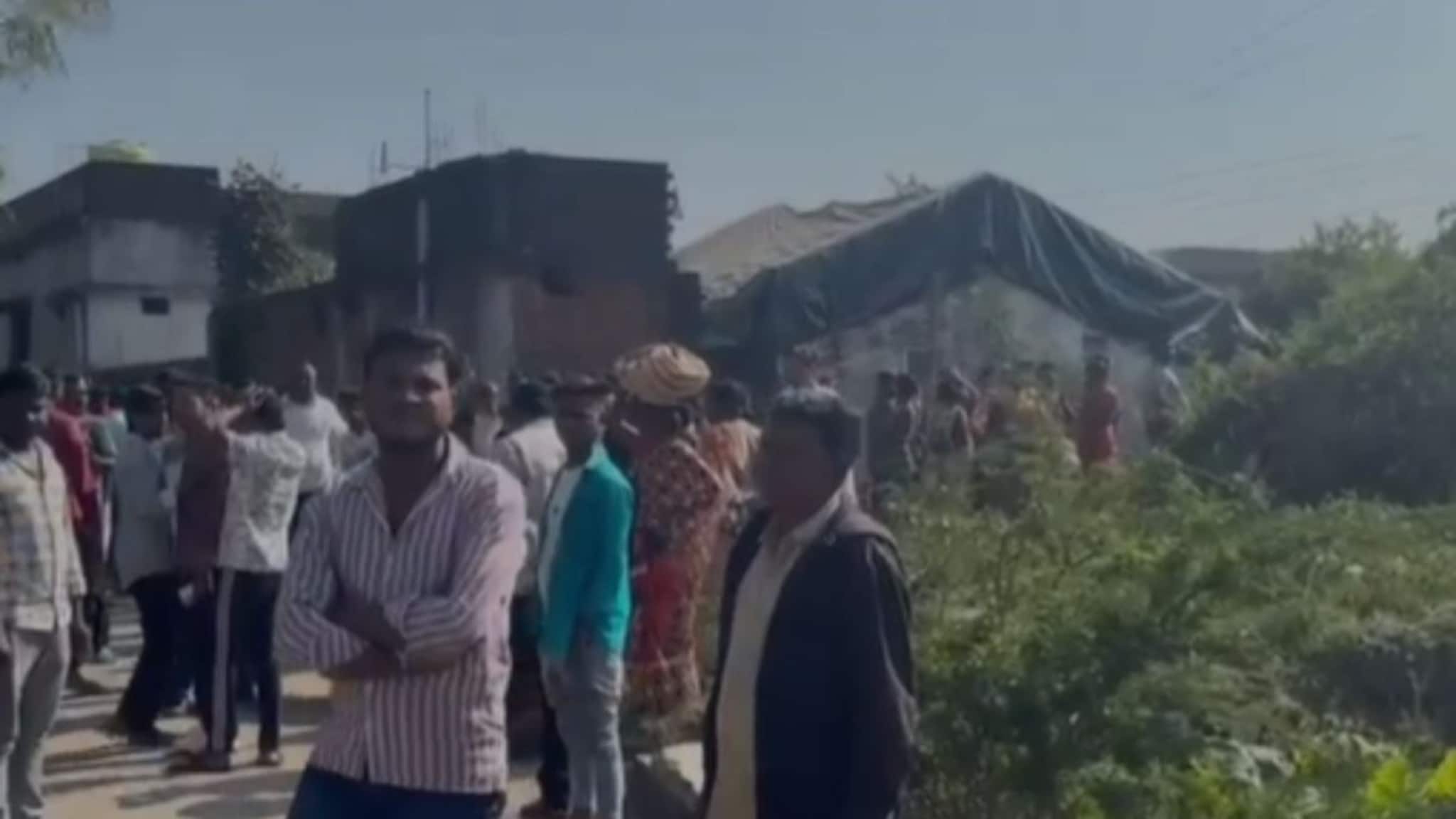 राग अनावर झाला अन् लाकडी दांड्याने.... रक्ताच्या थारोळ्यात माय-लेकी; दुहेरी हत्येने नागपूर हादरलं