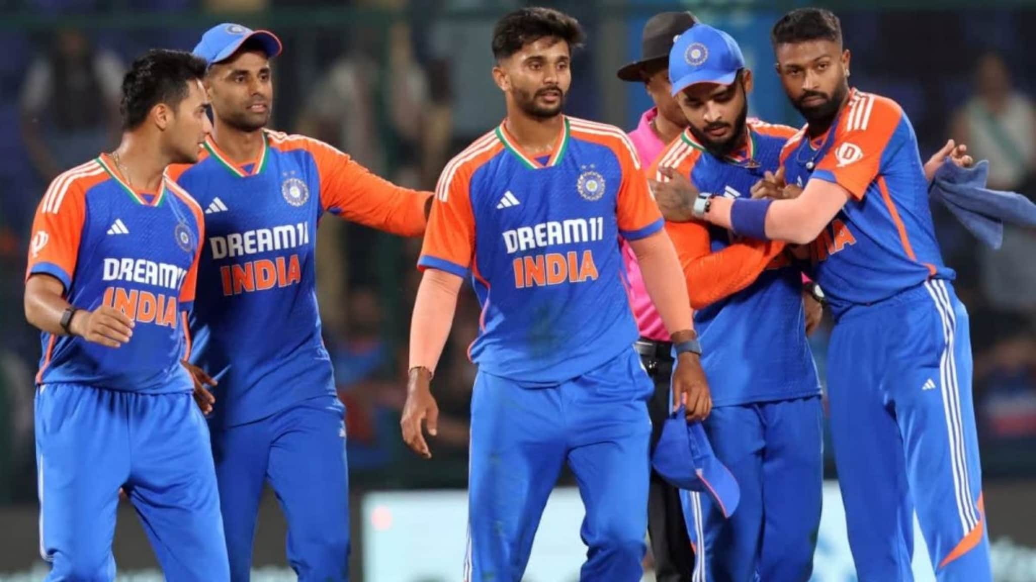 VIDEO : W,W,W...टीम इंडियातून बाहेर काढताच धुमाकूळ, गंभीरचा सगळा राग मैदानावर काढला