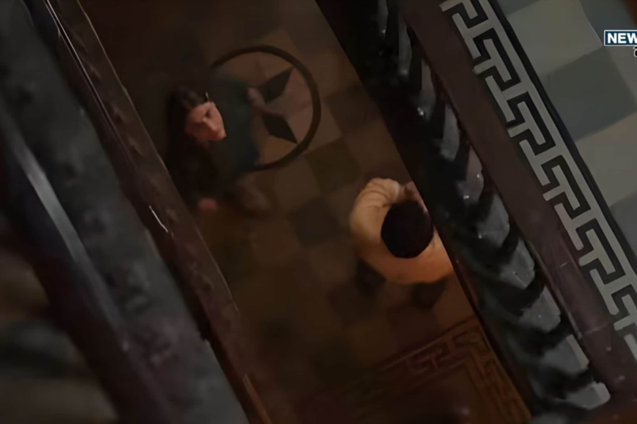 8 एपिसोडची ही हॉरर सीरिज, झोप उडवणारा प्रत्येक सीन, लवकरच येतेय OTT वर 8 एपिसोडची ही हॉरर सीरिज, झोप उडवणारा प्रत्येक सीन, लवकरच येतेय OTT वर