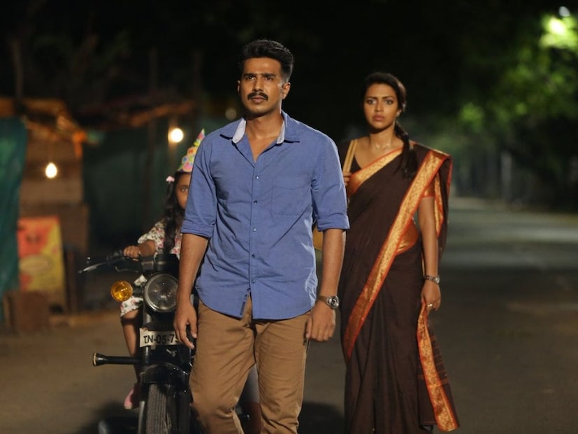  सस्पेन्स आणि थराराने भरलेल्या चित्रपटांचे प्रेक्षक गेल्या काही वर्षांत झपाट्याने वाढले आहेत आणि म्हणूनच या प्रकारचे चित्रपटही भरपूर प्रमाणात बनत आहेत. ओटीटीवर अनेक सस्पेन्स-थ्रिलर चित्रपट आहेत, ज्यांची कथा पाहताच मन त्यात हरवून जाते. त्यातही ‘रत्सासन’ ही एक अशी सायकोलॉजिकल थ्रिलर आहे, ज्यातील प्रत्येक सीन रोमांचक आहे आणि क्लायमॅक्स तर थक्क करणारा आहे. हा चित्रपट 2018 मध्ये रिलीज झाला होता.