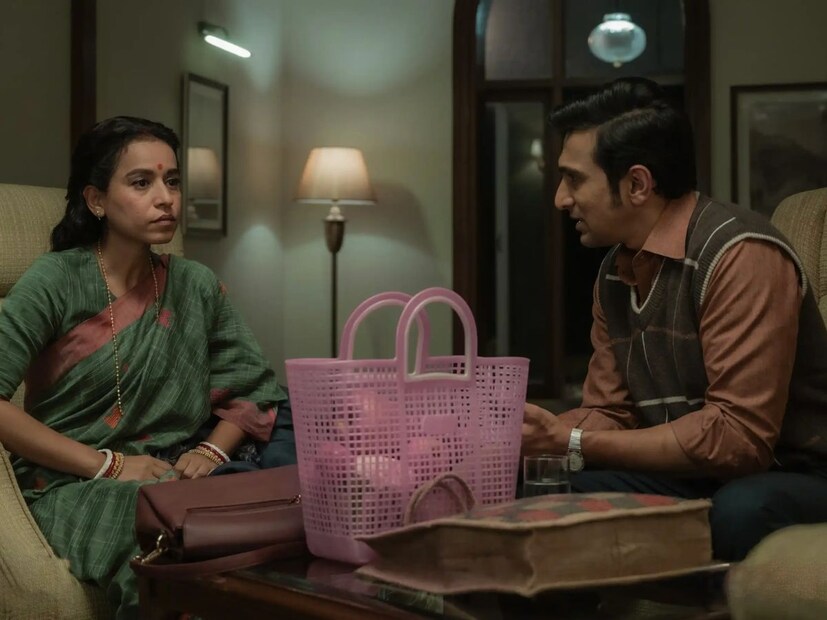  'सारे जहां से अच्छा है' या सीरिजच्या दिग्दर्शनाची धुरा गौरव शुक्ला यांनी सांभाळली आहे. 13 ऑगस्ट 2025 रोजी ही सीरिज नेटफ्लिक्स या ओटीटी प्लॅटफॉर्मवर रिलीज झाली आहे. 13 ऑगस्टपासून ही सीरिज ट्रेंड करत आहे.