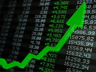 शेअर बाजारात सुरू झाला Sale, सरकारचा मोठा डाव; फक्त 54 रुपयांत हॉट शेअर्स उपलब्ध