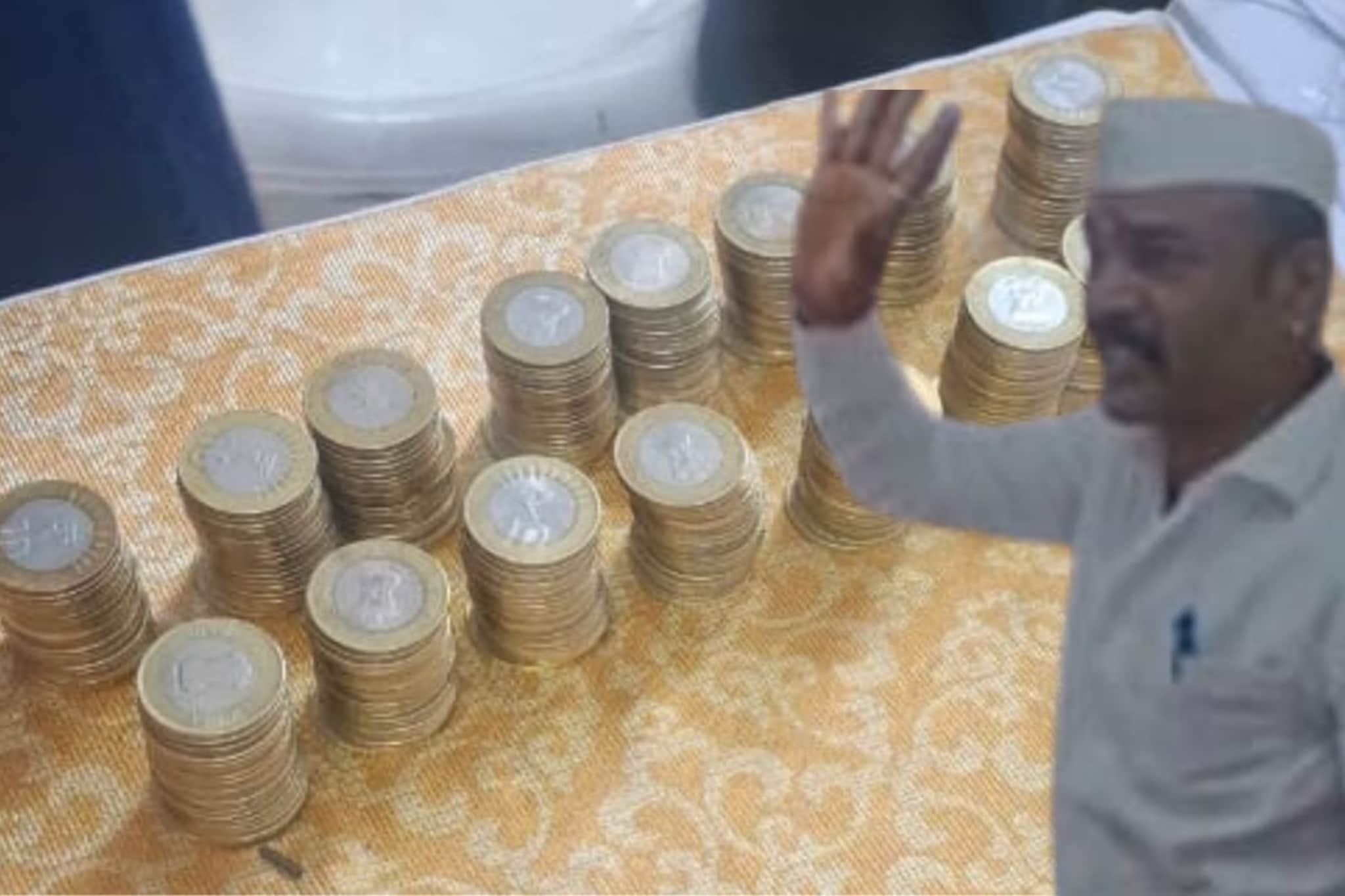 उमेदवारी अर्जासाठी  ५ हजारांची चिल्लर; नाणी मोजताना अधिकाऱ्यांना फुटला घाम