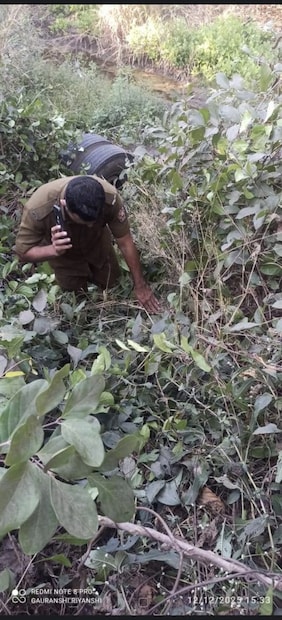 दरम्यान, प्रवाशांच्या जीवाशी चाललेला हा खेळ तातडीने थांबवावा, देखभाल यंत्रणा सुधारावी, अशी मागणी स्थानिक नागरिक आणि प्रवासी संघटनांनी केली आहे