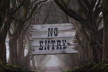 जगातील 3 ठिकाणं, जिथं जाण्यास मनाई; एक तर भारतातच, इथं चुकूनही गेलात तर...