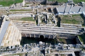 या मंदिरात जो गेला तो परत आलाच नाही; म्हणतात, 'नरकाचं द्वार', रहस्य काय?