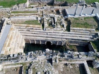 या मंदिरात जो गेला तो परत आलाच नाही; म्हणतात, 'नरकाचं द्वार', रहस्य काय?