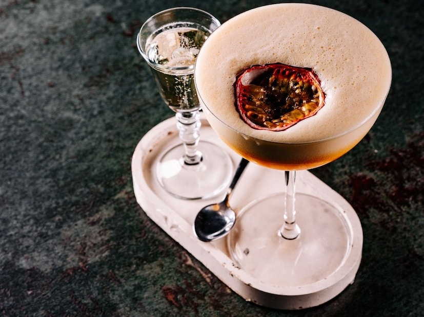 हे कॉकटेल पहिल्यांदा 2002 मध्ये ब्रिटिश बार मालक डग्लस अंक्रा यांनी तयार केल्याची माहिती आहे. या पेयाच्या नावामुळे वाद निर्माण झाला आहे, काहींचा असा विश्वास आहे की ते पॉर्न इंडस्ट्रीला प्रोत्साहन देण्यासाठी होतं.