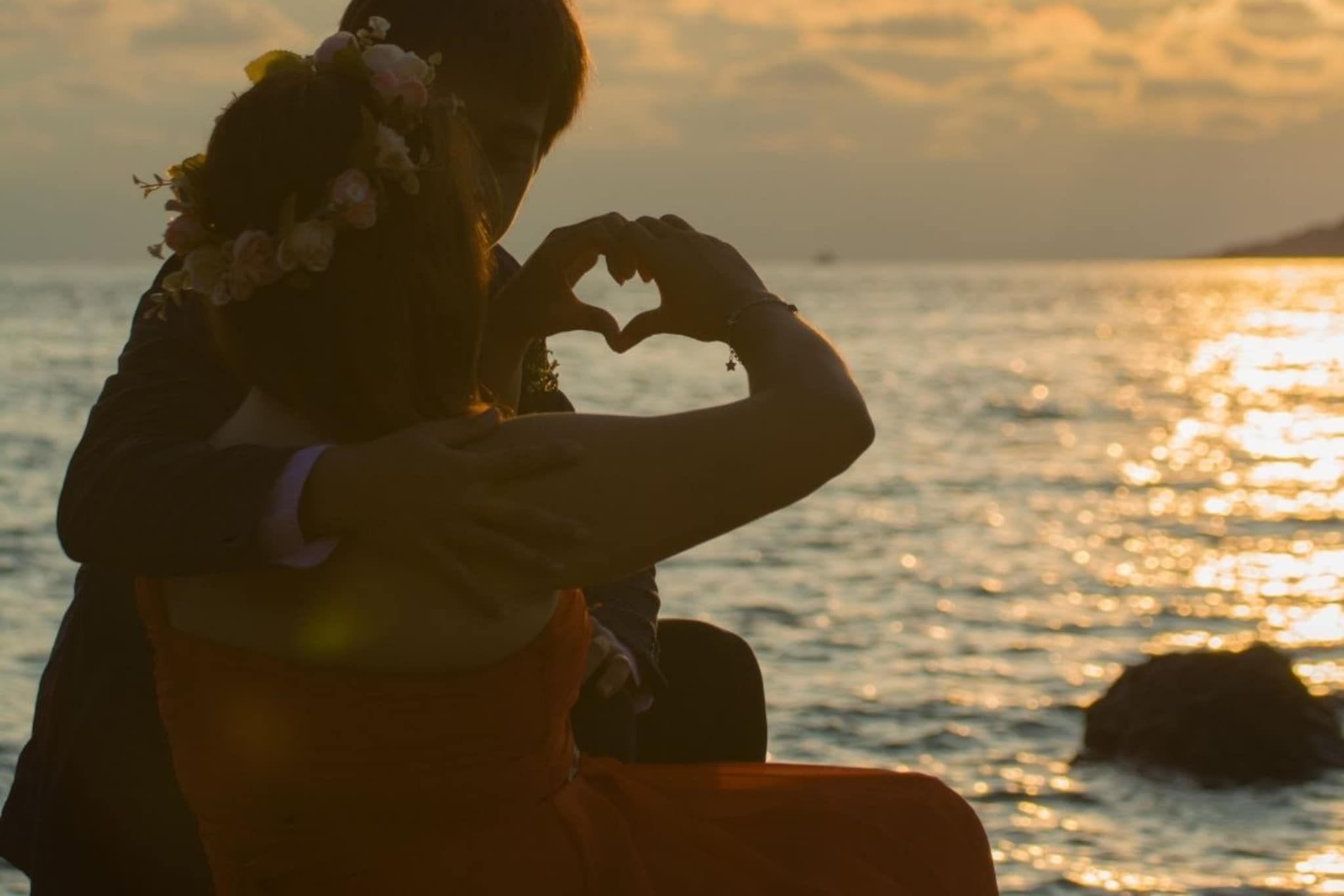 Shocking! लग्नाआधी कपलने काढले रोमँटिक फोटो, दोघांचाही मृत्यू; नेमकं काय घडलं?