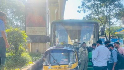Pune: PMPML bus hits rickshaw at Nal Stop Chowk; 2 injured, driver attacked