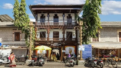 Kasba Ganpati Temple: गणेशभक्तांसाठी मोठी बातमी, कसबा गणपतीचं मंदिर 15 डिसेंबरपासून बंद; कारण... Kasba Ganpati Temple: गणेशभक्तांसाठी मोठी बातमी, कसबा गणपतीचं मंदिर 15 डिसेंबरपासून बंद; कारण...