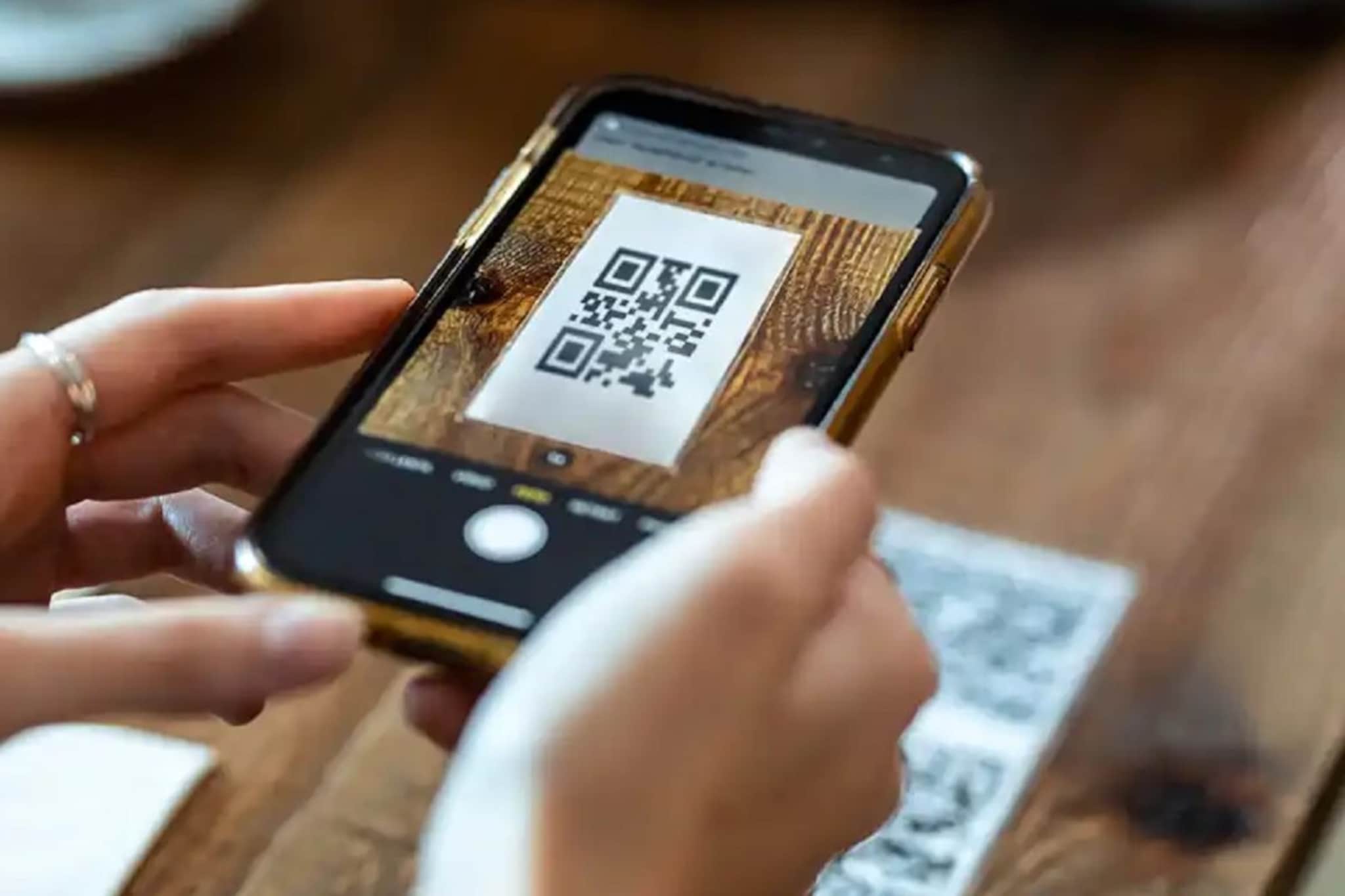 स्कॅमर्सने रेस्टॉरंटचा OR मेनूही सोडला नाही! येथून बँक अकाउंट करताय रिकामं