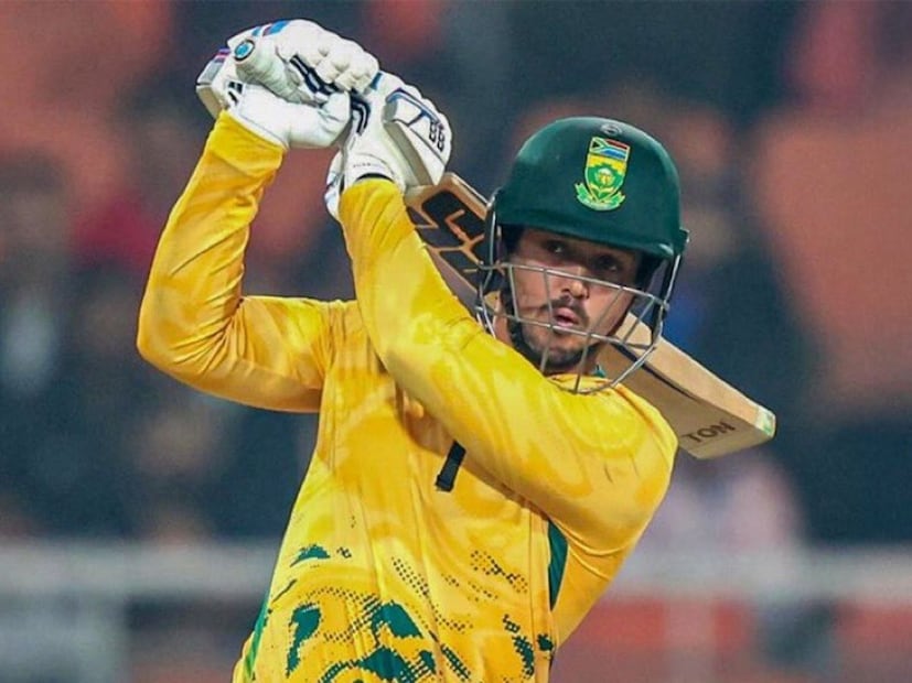 साऊथ आफ्रिकेच्या क्विंटन डिकॉकने सर्वाधिक 90 धावांची खेळी केली होती. त्याच्यासोबत डोनोवन फरेराने 30 धावांची खेळी केली.या बळावर साऊथ आफ्रिकेने 4 विकेट गमावून 213 धावा केल्या होत्या. 