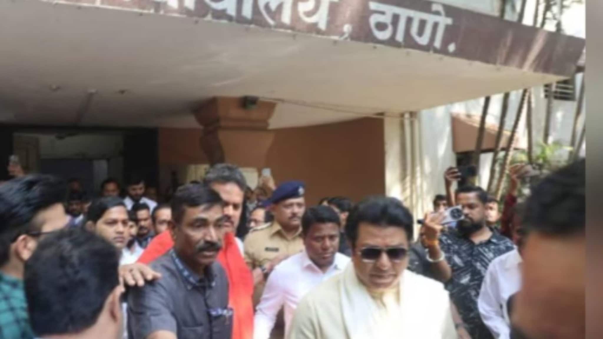 तुम्हाला गुन्हा मान्य आहे का? राज ठाकरे म्हणाले 'नाही', ठाणे कोर्टात काय घडलं? तुम्हाला गुन्हा मान्य आहे का? राज ठाकरे म्हणाले 'नाही', ठाणे कोर्टात काय घडलं?