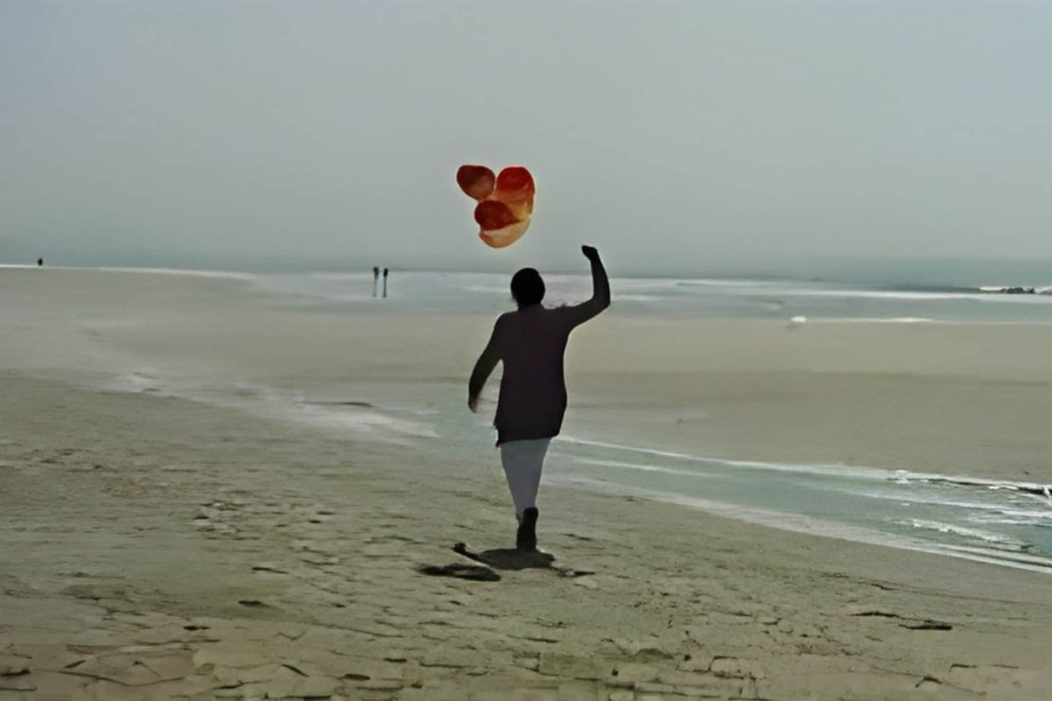 बॉलिवूडचा सुपरस्टार, लाखो हसीना फिदा, पण त्याने 16 वर्षीय मुलीसोबत थाटला संसार