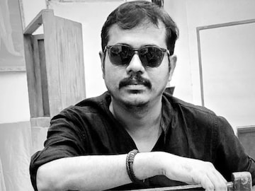 प्रिया बापटच्या प्रसिद्ध नाटकाच्या दिग्दर्शकाचं निधन