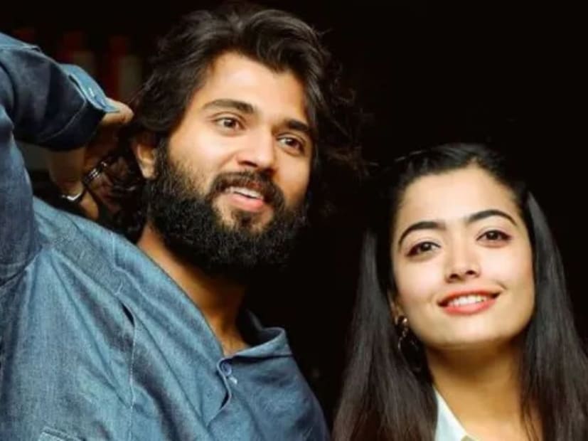  गीता गोविंदम (2018) आणि डियर कॉम्रेड (2019) या चित्रपटांत रश्मिका मंदाना आणि विजय देवरकोंडा यांनी एकत्र काम केलं आहे. या चित्रपटाच्या शूटिंगपासूनच त्यांच्या डेटिंगच्या चर्चा सुरू होत्या. विजय आणि रश्मिका यांना अनेकदा एकत्र स्पॉट करण्यात आले आहे.