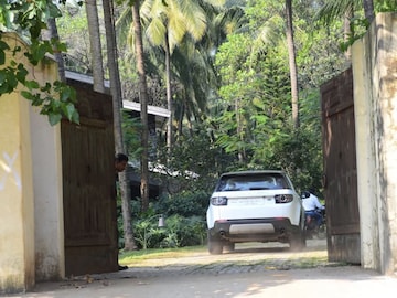 मराठी दिग्दर्शकाने अलिबागमध्ये खरेदी केली मोठी प्रॉपर्टी, पाहा PHOTOS मराठी दिग्दर्शकाने अलिबागमध्ये खरेदी केली मोठी प्रॉपर्टी, पाहा PHOTOS