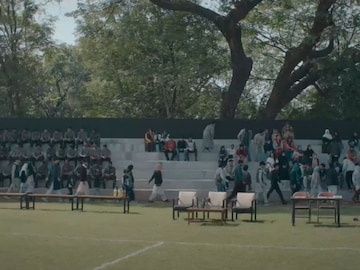 OTT वर ट्रेडिंग आहे ही सीरिज, काश्मीरची एक नवी बाजू विकेंडला पाहाच OTT वर ट्रेडिंग आहे ही सीरिज, काश्मीरची एक नवी बाजू विकेंडला पाहाच