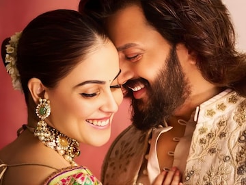 'अशी' आहे महाराष्ट्राच्या लाडक्या दादा-वहिनीची फिल्मी लव्हस्टोरी 'अशी' आहे महाराष्ट्राच्या लाडक्या दादा-वहिनीची फिल्मी लव्हस्टोरी