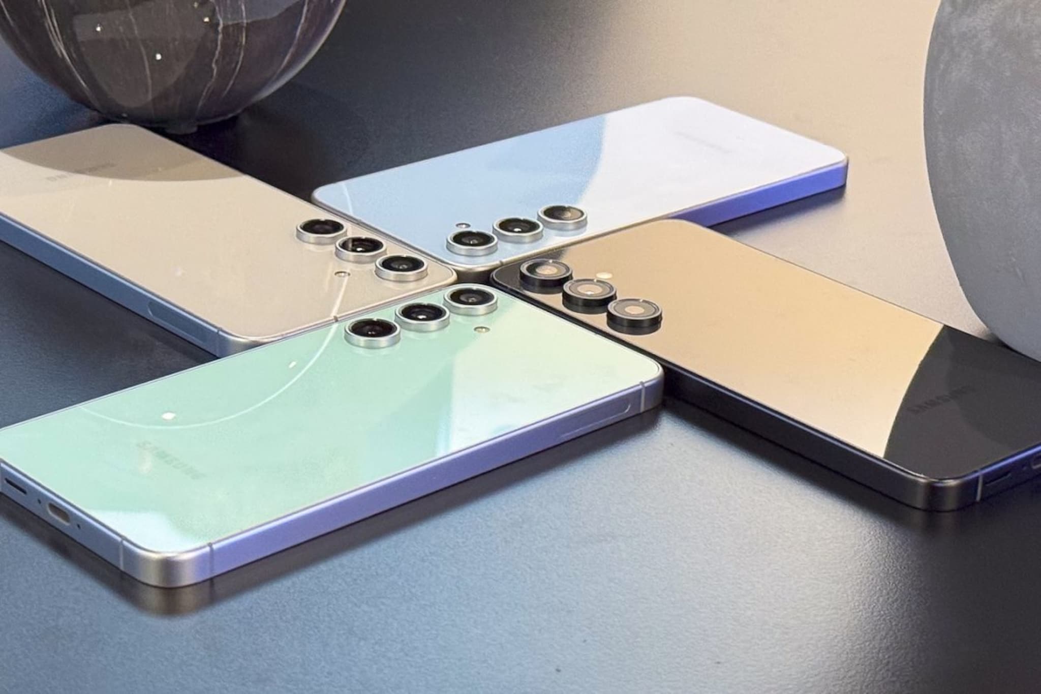 अर्ध्या किंमतीत मिळतोय प्रीमियम Samsung Galaxy S24 FE! पहिल्यांदाच झाला स्वस्त