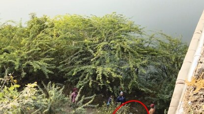 संगमनेरमध्ये नदीच्या कडेला बाळाचा मृतदेह संगमनेरमध्ये नदीच्या कडेला बाळाचा मृतदेह