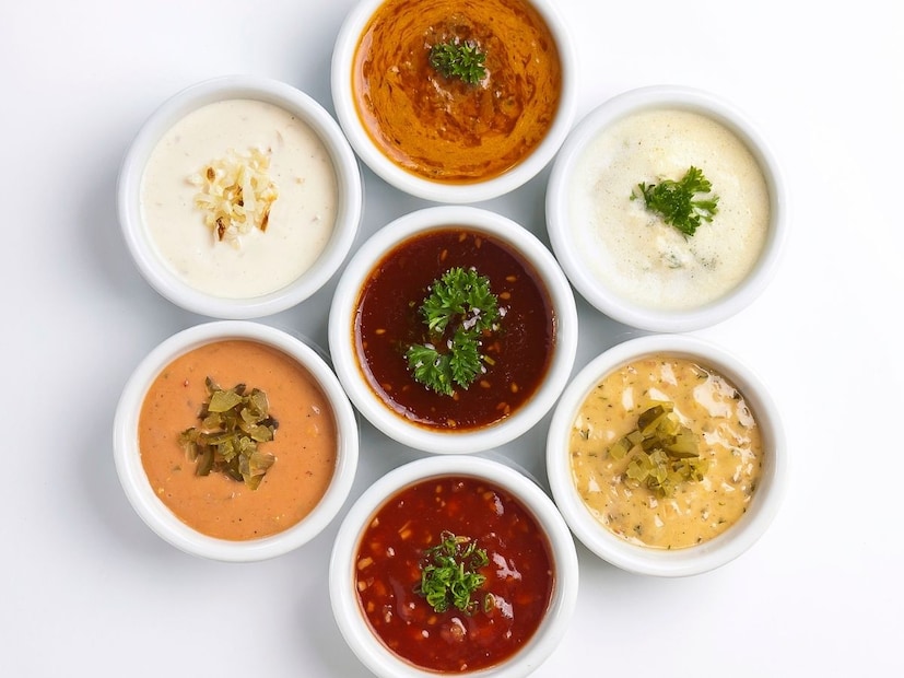 भजी, पराठा वगैरे खायचा म्हटला की सोबत चटणी किंवा सॉस हवाच. पण बऱ्याचदा असं होतं की चटणी बनवायला वेळ नसतो किंवा सॉस संपलेला असतो. मग अशावेळी काय करायचं?