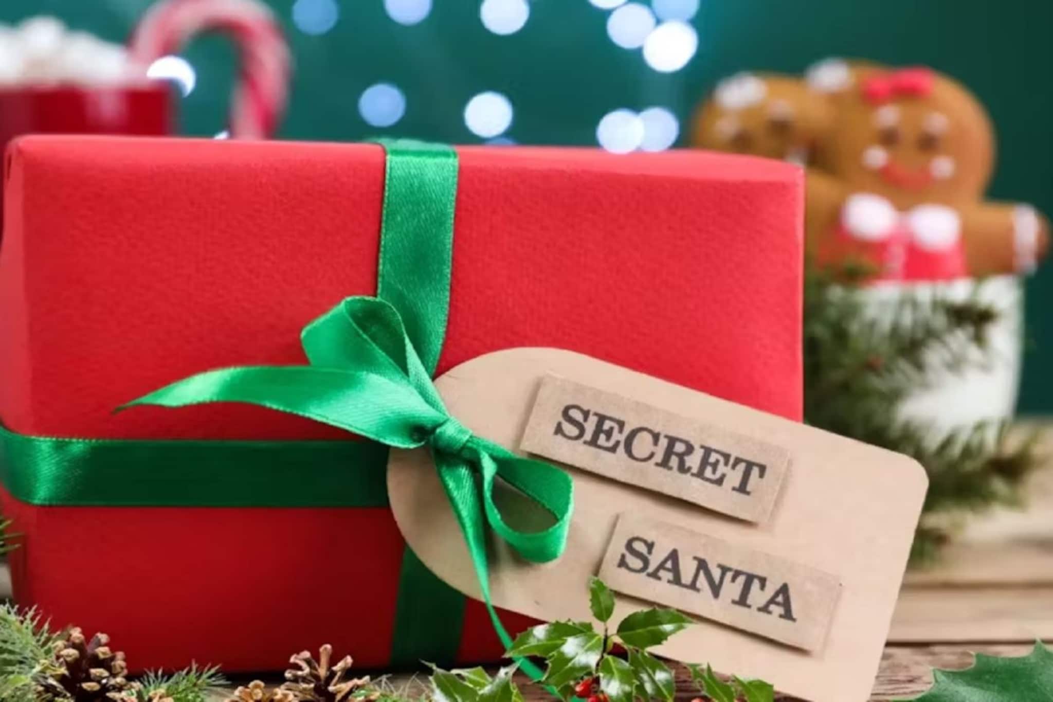 Secret Santa साठी काय गिफ्ट द्यावं? 1000 रुपयांहून कमीमध्ये येतील हे गॅजेट्स 