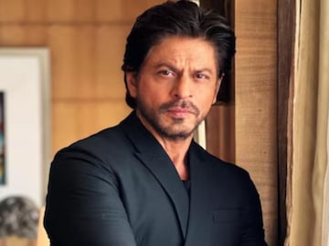 2025 मधला देशातील सर्वात श्रीमंत अभिनेता! 12490000000 चा मालक