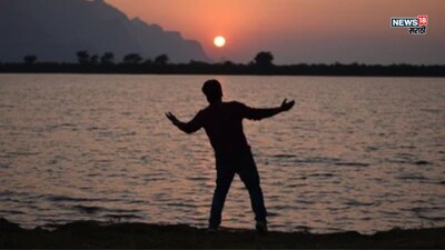 Shah Rukh Khan is 2025's Richest Actor with ₹12,490 Cr Net Worth