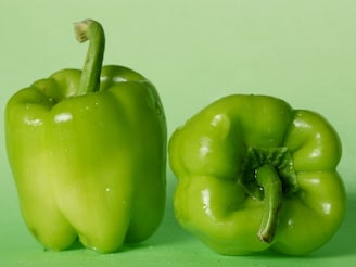 2 प्रकारच्या शिमला मिरची, मेल-फिमेल; शेफने सांगितलं, कोणती कशासाठी वापरायची