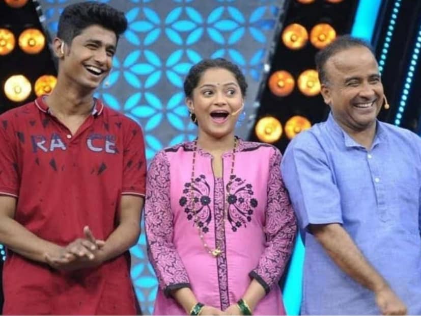  'महाराष्ट्राची हास्यजत्रा' या कार्यक्रमातील एका स्किटमधील 'शिवाली हे खरंय' हे वाक्य प्रचंड गाजलं. या स्किटमध्ये शिवाली आणि निमिष एकमेकांचे पती-पत्नी दाखवण्यात आले होते. तर समीर चौघुले शिवालीच्या वडिलांच्या भूमिकेत होते. प्रेक्षकांना शिवाली आणि निमिष यांची जोडी आवडायची.