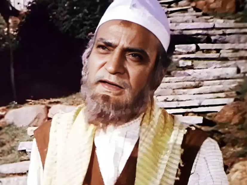  'शोले' या चित्रपटातील अनेक कलाकारांच्या वैयक्तिक आयुष्याकडे लोकांचं कमी लक्ष गेलं. पण तरी या चित्रपटासाठी त्यांचं योगदान खूप महत्त्वाचं होतं. या दिग्गज कलाकारांपैकी एक नाव म्हणजे ए. के. हंगल (AK Hangal).