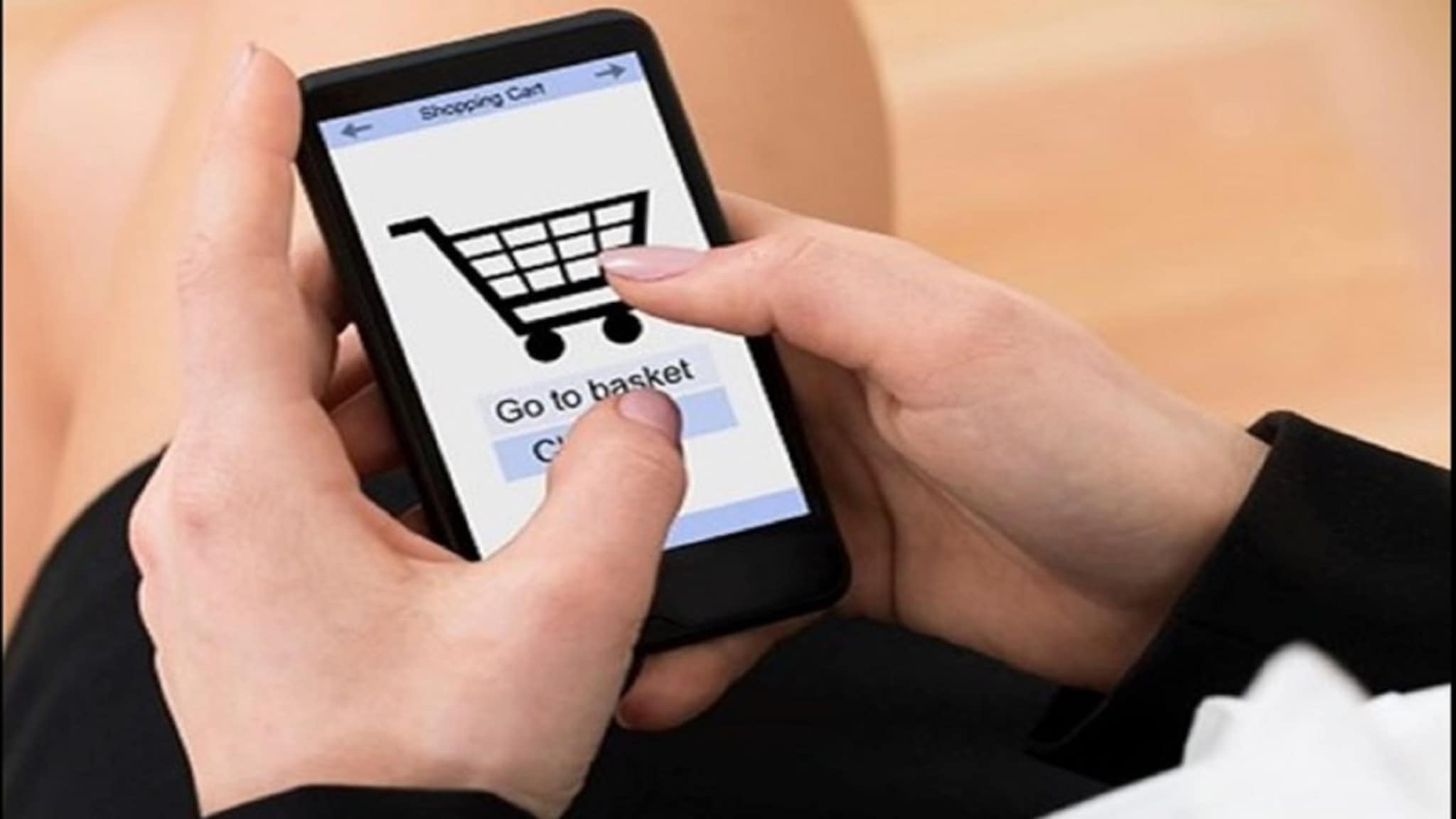 तुम्ही शॉपिंग करत असलेलं अॅप खरं आहे की बनावट? 'या' ट्रिकने लगेच कळेल तुम्ही शॉपिंग करत असलेलं अॅप खरं आहे की बनावट? 'या' ट्रिकने लगेच कळेल