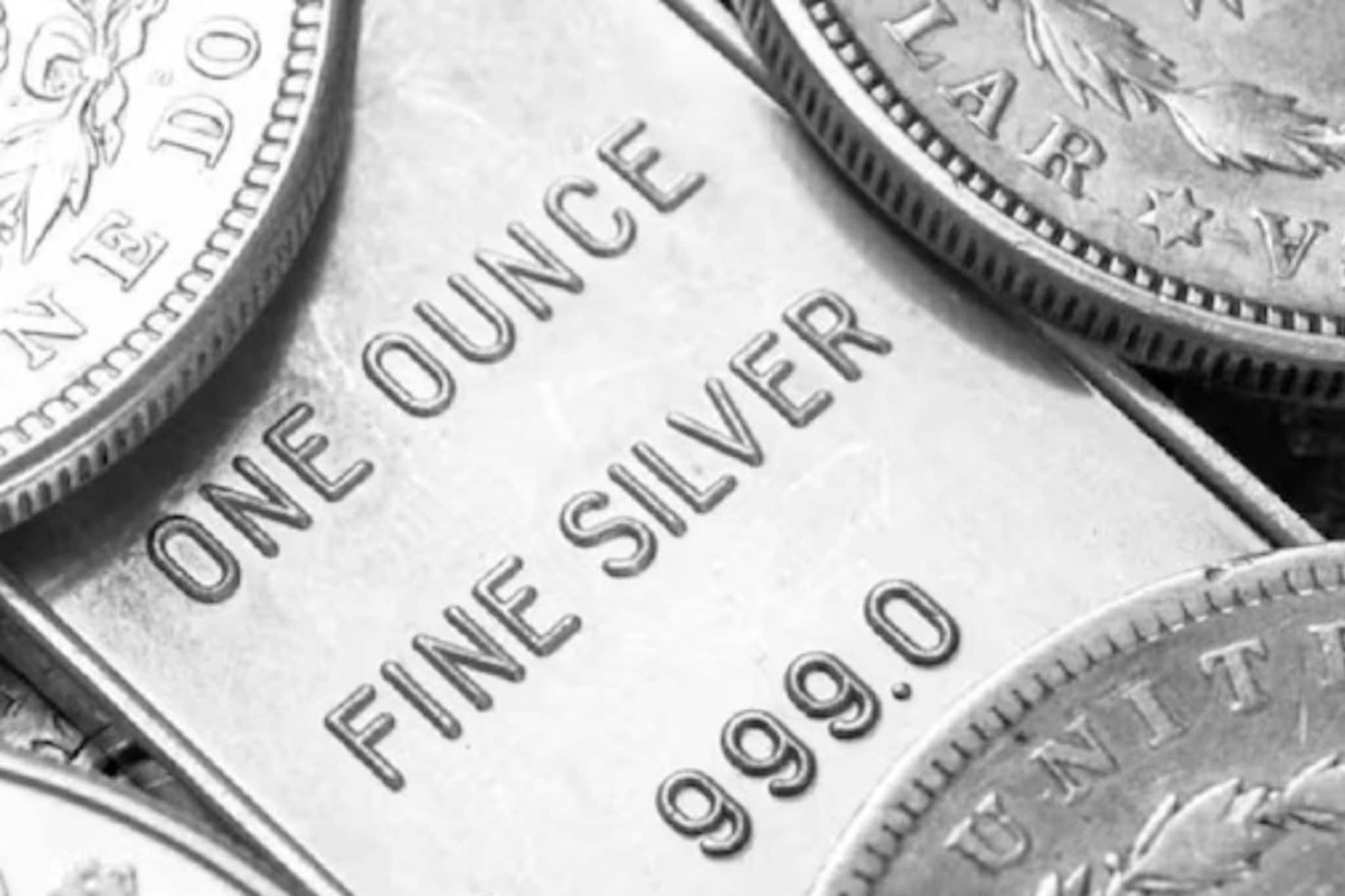 Silver Price News: चांदी 'ऑल टाइम हाय'वर, गुंतवणुकीसाठी ही योग्य वेळ? एक्सपर्टचा सल्ला काय? Silver Price News: चांदी 'ऑल टाइम हाय'वर, गुंतवणुकीसाठी ही योग्य वेळ? एक्सपर्टचा सल्ला काय?