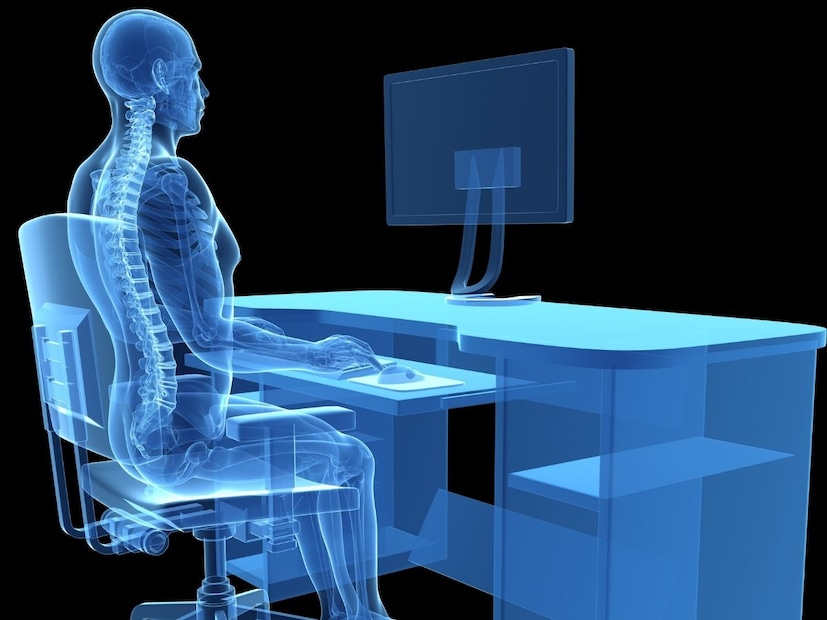 ताठ बसल्याने स्नायू आणि सांध्यांवर ताण येतो, पाठीचा कणा आणि खांद्यांमध्ये जडपणा आणि वेदना होऊ शकते, रक्तप्रवाह आणि हालचाल कमी होते, ज्यामुळे दीर्घकाळात स्नायू कमकुवत होतात आणि कडकपणा वाढतो.