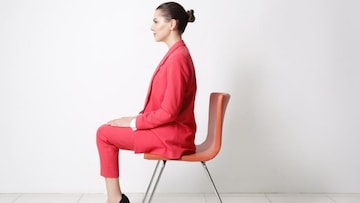 ताठ बसणं धोकादायक! कोल्हापुरातील हाडांचे डॉक्टर म्हणाले याचा फायदा नाही ताठ बसणं धोकादायक! कोल्हापुरातील हाडांचे डॉक्टर म्हणाले याचा फायदा नाही